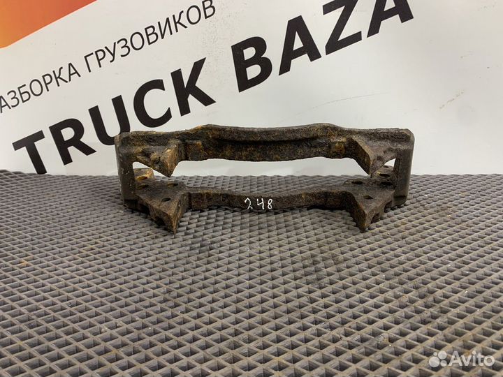 1756388 Скоба суппорта
