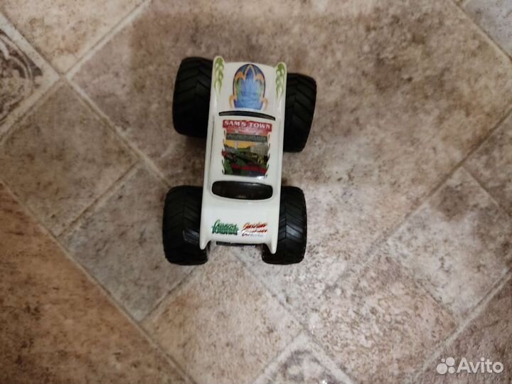 Машина хот-вилс бугфут