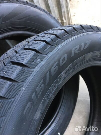 Pirelli Formula Ice FR 215/60 R17 100T