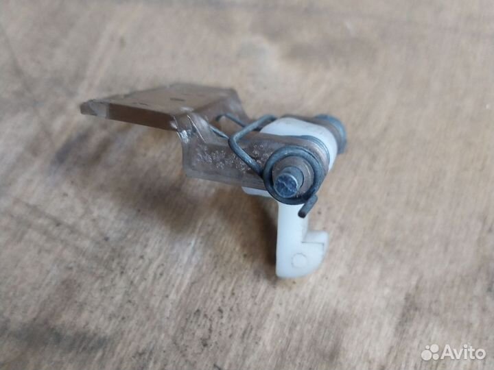 Механизм защелки