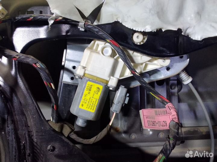 Стеклоподьемник передний правый SsangYong Kyron