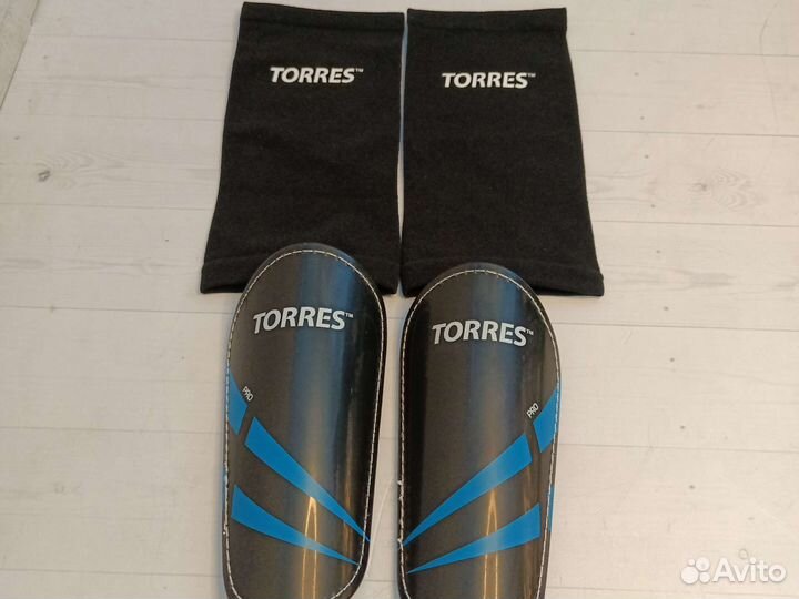 Щитки футбольные