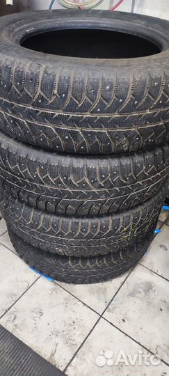 Bridgestone Ice Cruiser 7000S 235/65 R17 108T
