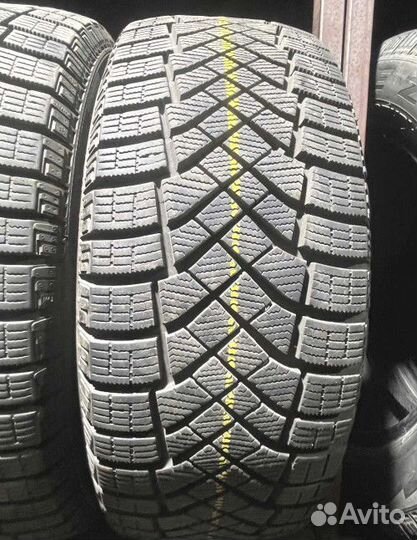 Pirelli Ice Zero SUV 205/55 R16 94R