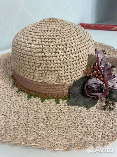 Шляпа с цветами