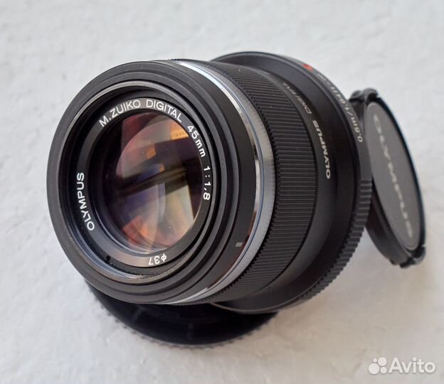Olympus 45 mm f1.8