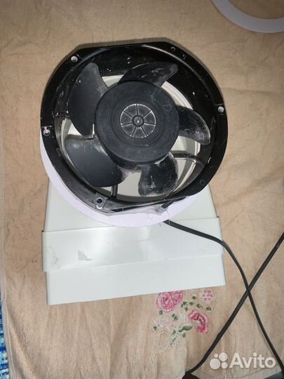 Маникюрная вытяжка (на запчасти)