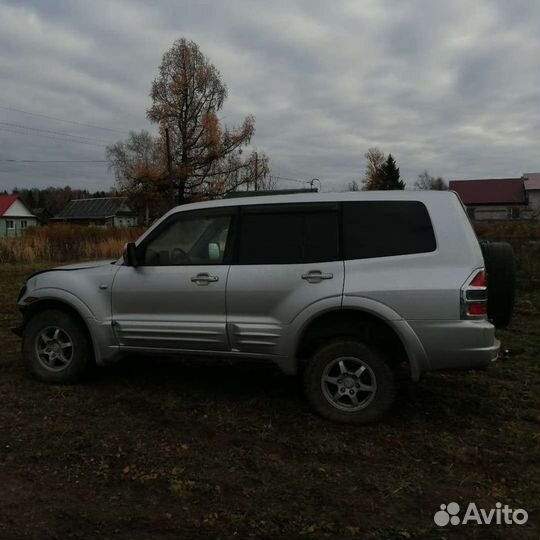 Mitsubishi Montero Pajero 3 по частям