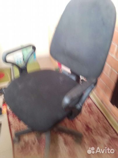 Офисное кресло