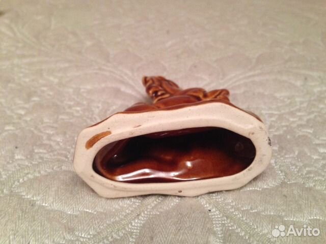 Конь фарфор