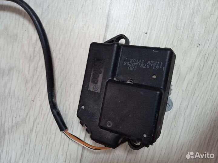 Моторчик заслонки отопителя (печки) Peugeot 406