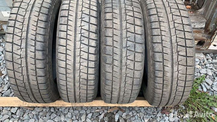 Bridgestone Blizzak Revo GZ 215/65 R16