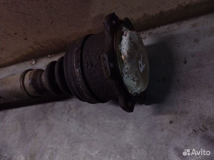 Привод передний правый Audi A6 C5 2.4 АКПП