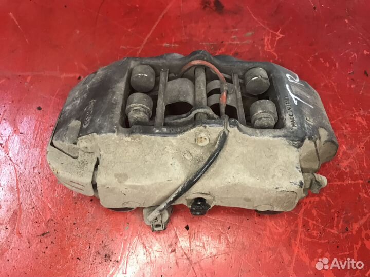 Суппорт задний правый Volkswagen Touareg 5.0