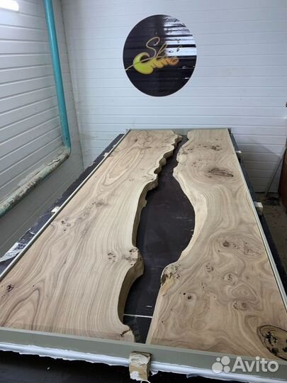 Стол из эпоксидной смолы