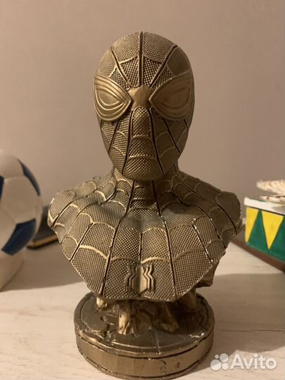 Бюст человека паука