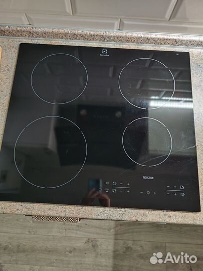 Варочная панель индукционная electrolux