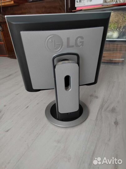 Монитор LG flatron L1730B