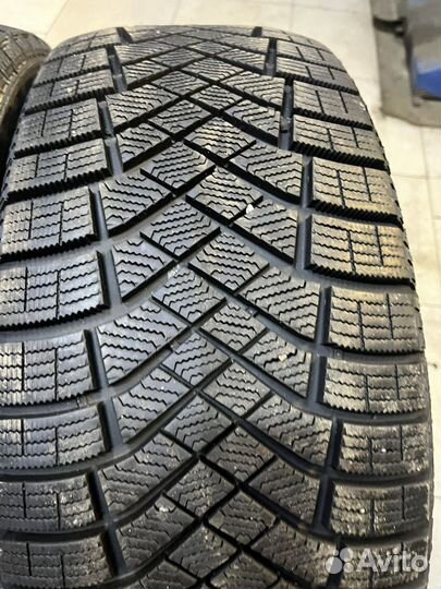 Pirelli Ice Zero FR 235/55 R18