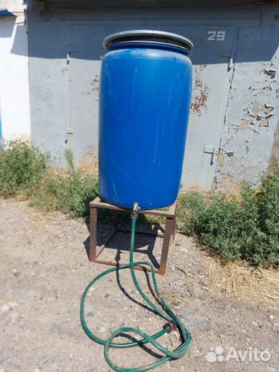 Бочка пластиковая 227 литров с подставкой и краном