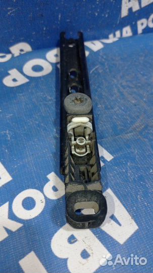 Механизм регулировки ремня безопасности Ford