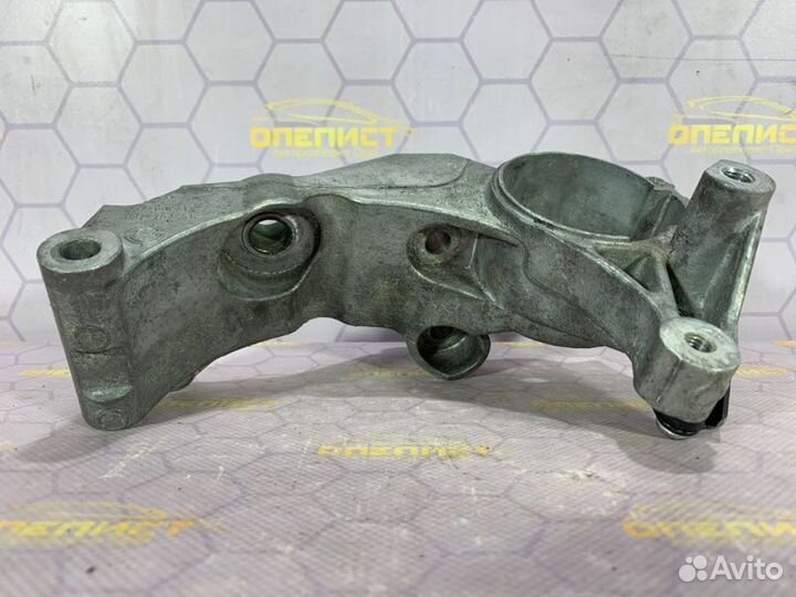 Кронштейн генератора Opel Astra H Z17DTH