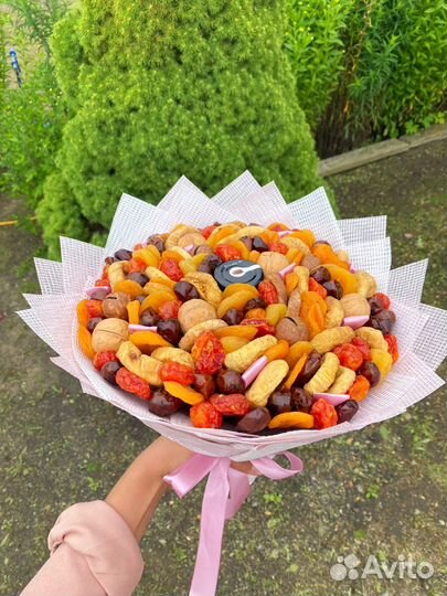 Букеты из сухофруктов и орехов