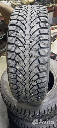 Pirelli Formula Ice 215/65 R16