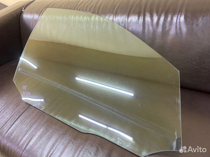 Стекло бу переднее правое Mercedes C 200 W204 2007