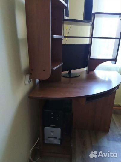 Компьютерный стол