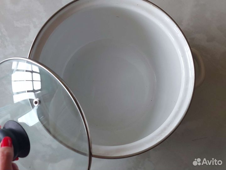 Кастрюля эмалированная новая