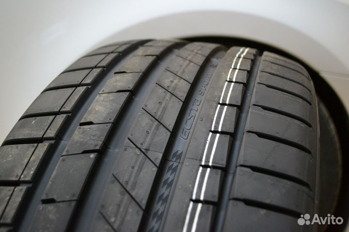 Kumho Ecsta Sport S PS72 245/35 R19 и 265/35 R19 93Y