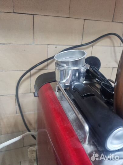 Рожковая PCM 1516E Adore Crema, красный/серебр