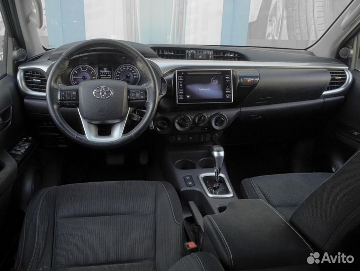 Toyota Hilux 2.8 AT, 2016, 254 334 км