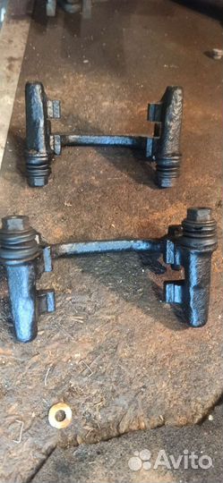 Скобы заднего суппорта форд фокус 1