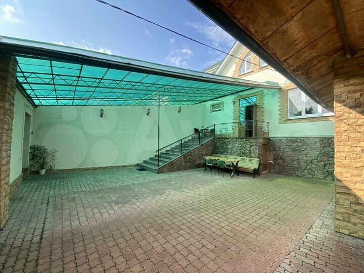 Дом 284 м² на участке 7 сот.