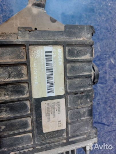 Блок управления двигателем Volkswagen Passat B3