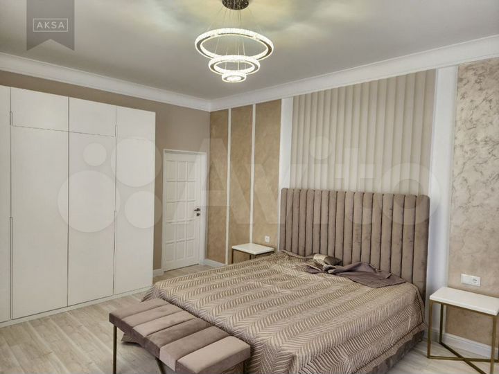 3-к. квартира, 107 м², 12/12 эт.