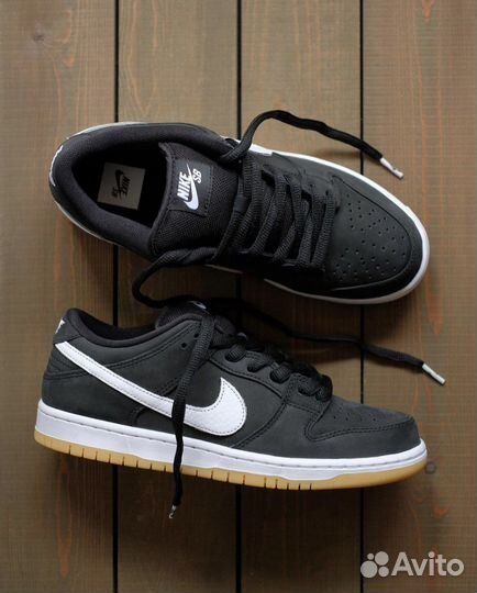 Nike Dunk Low SB Black Gum