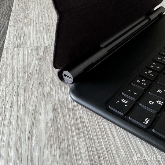 Клавиатура для iPad Air / Pro 11 с трекпадом