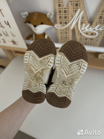 Кроссовки котофей 24