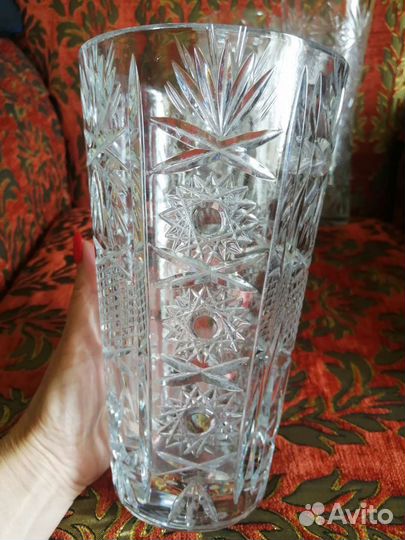 Большая хрустальная ваза для цветов