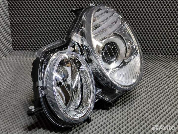 Фара передняя левая Mercedes-Benz W211
