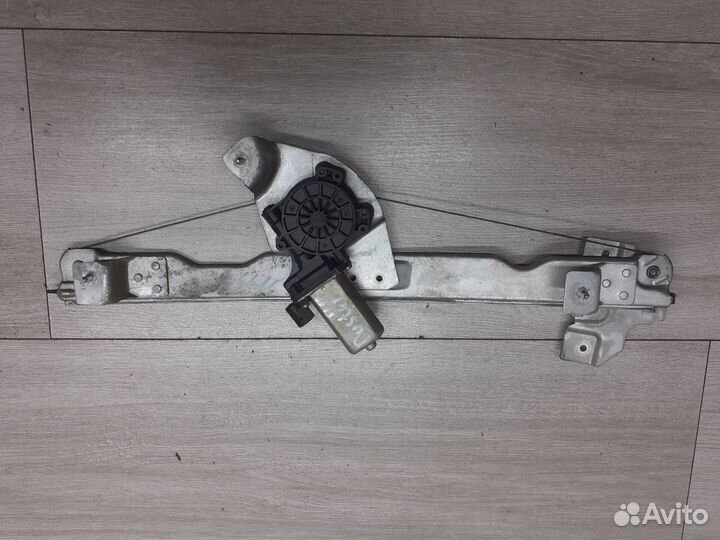 Стеклоподъемник передний правый Sandero / Duster