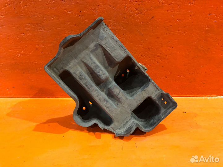 Подставка под аккумулятор honda inspire/saber UA1/2/3