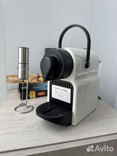 Капсульная кофемашина nespresso c40