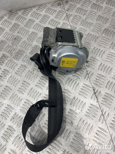 Ремень безопасности с пиропатроном Audi SQ7