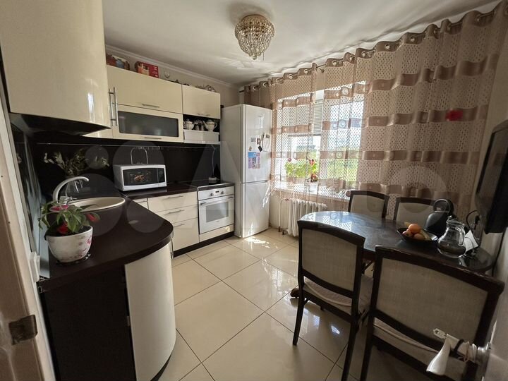 3-к. квартира, 57,6 м², 1/10 эт.