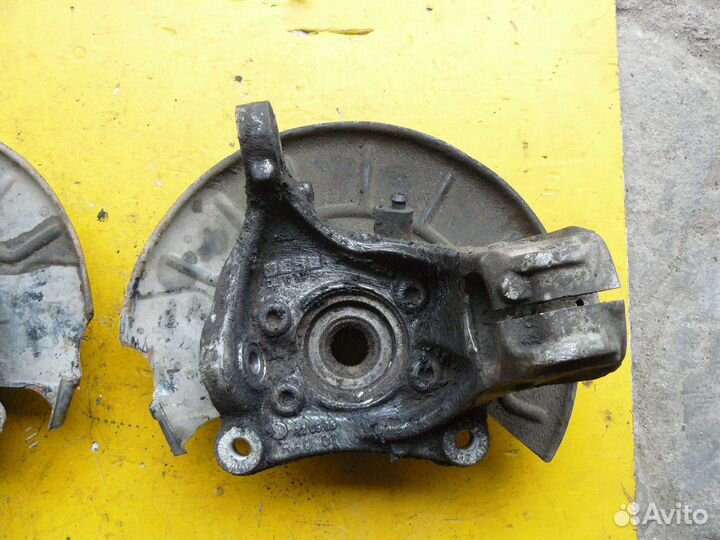 Кулак передний поворотный для Volkswagen Passat B6