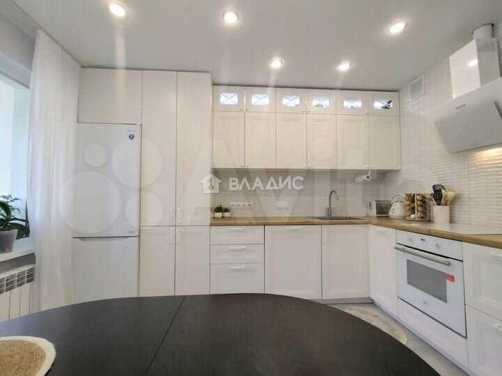 2-к. квартира, 66 м², 1/17 эт.